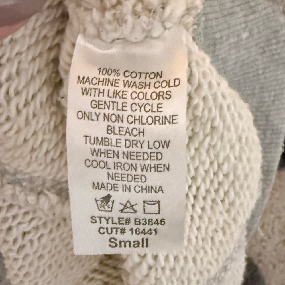 Vintage Havana Off-the-Shoulder Gray Sweater - Picture 5 of 5